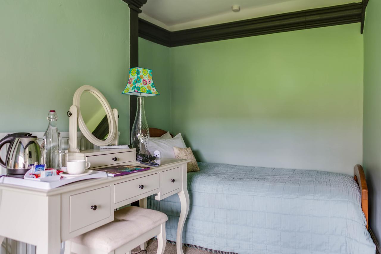 The Ancient Gatehouse & Rugantino Restaurant Hotel Wells Ngoại thất bức ảnh